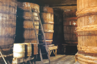 木桶醸造をはじめとする伝統的な製法を継承