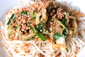 しょうゆ麹のぶっかけサラダ冷麺