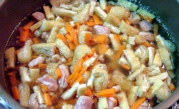 【うす色だし】で下煮します。