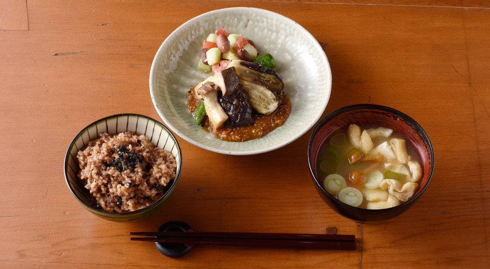 一汁一菜に一糀 一汁一菜に一糀