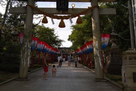 060722shrine.jpg