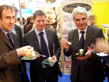 070122demo5.jpg
