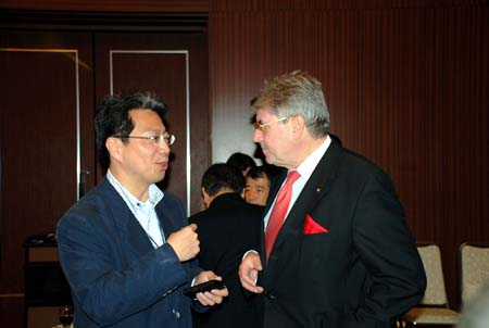 070520party1.JPG