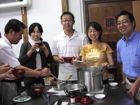060629machi_haku_yatai_daigaku.jpg